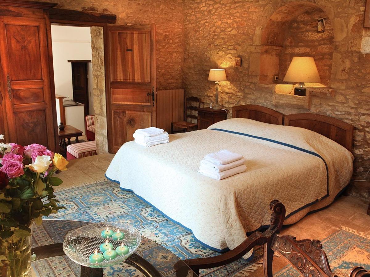 Chambres D'Hotes Avec Piscine La Rossillonie Beynac-et-Cazenac Oda fotoğraf