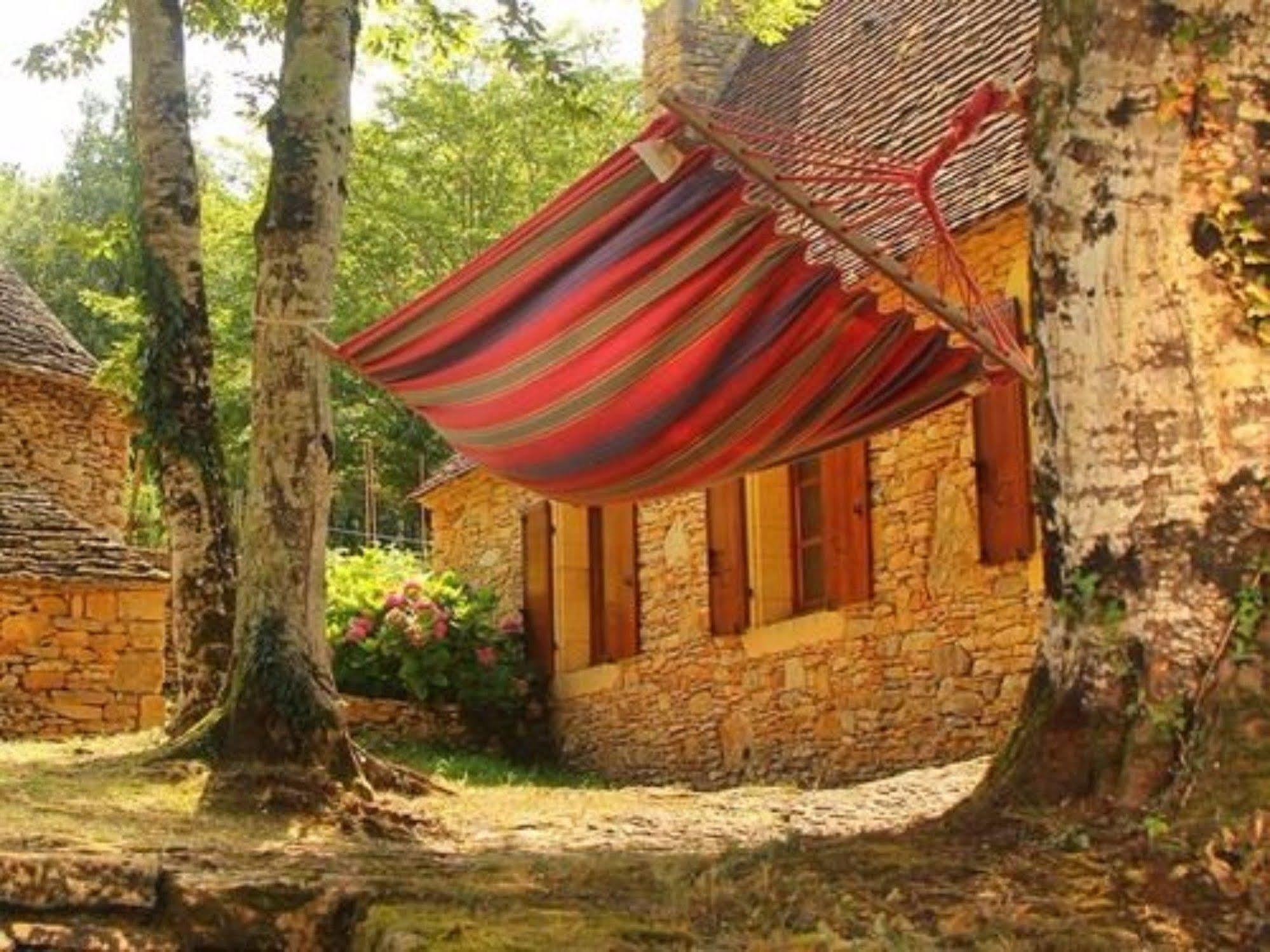 Chambres D'Hotes Avec Piscine La Rossillonie Beynac-et-Cazenac Dış mekan fotoğraf